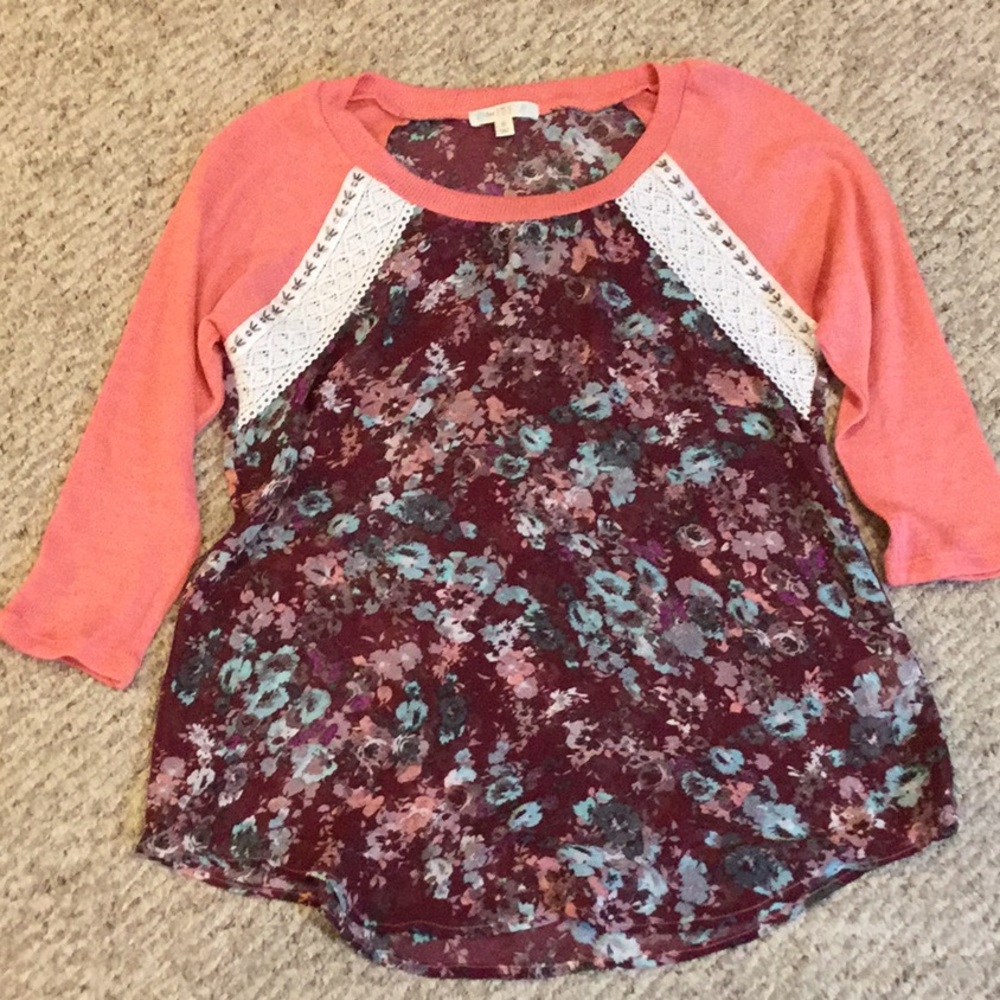 Floral top with cute detailing